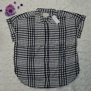 AE ROLL SLEEVE BUTTON UP BLOUSE